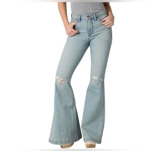 Wrangler Women's Retro High Rise Flare
Jeans